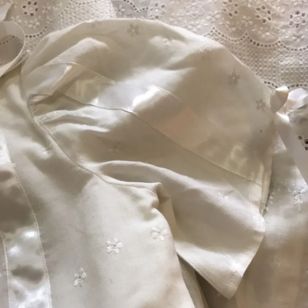 VINTAGE MADE WITH LOVE BY NANA WHITE GIRL DRESS SIZE 6/8 Approximate No Tag